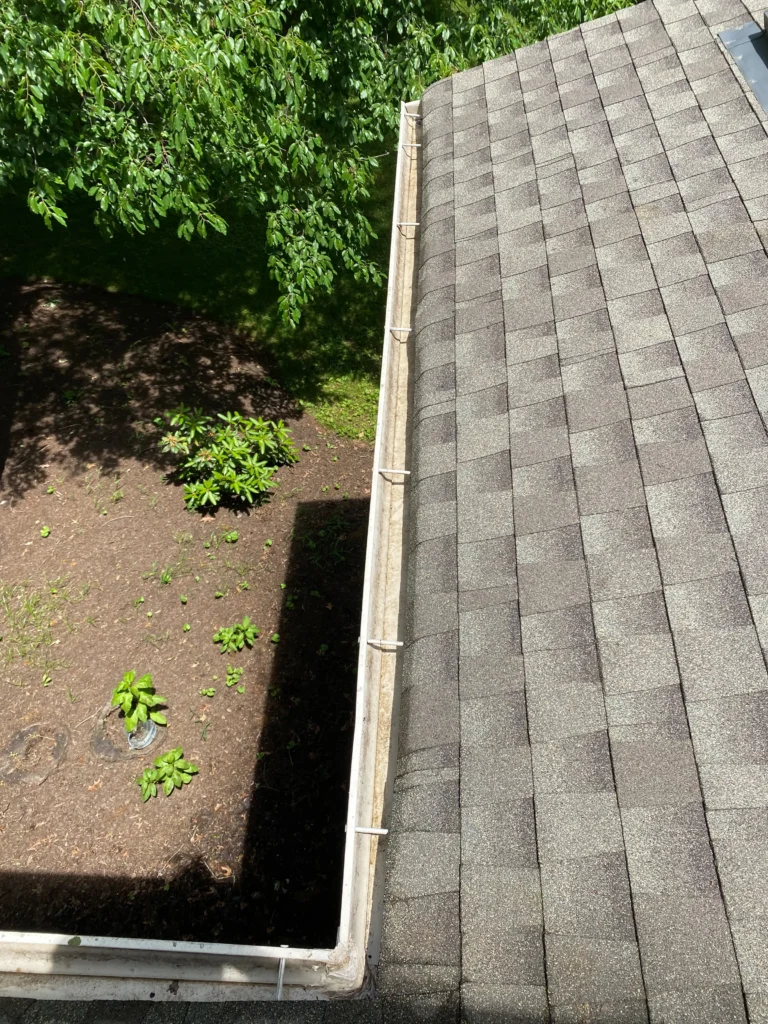 Gutter Cleaning And Repair Cedars RJ (1)