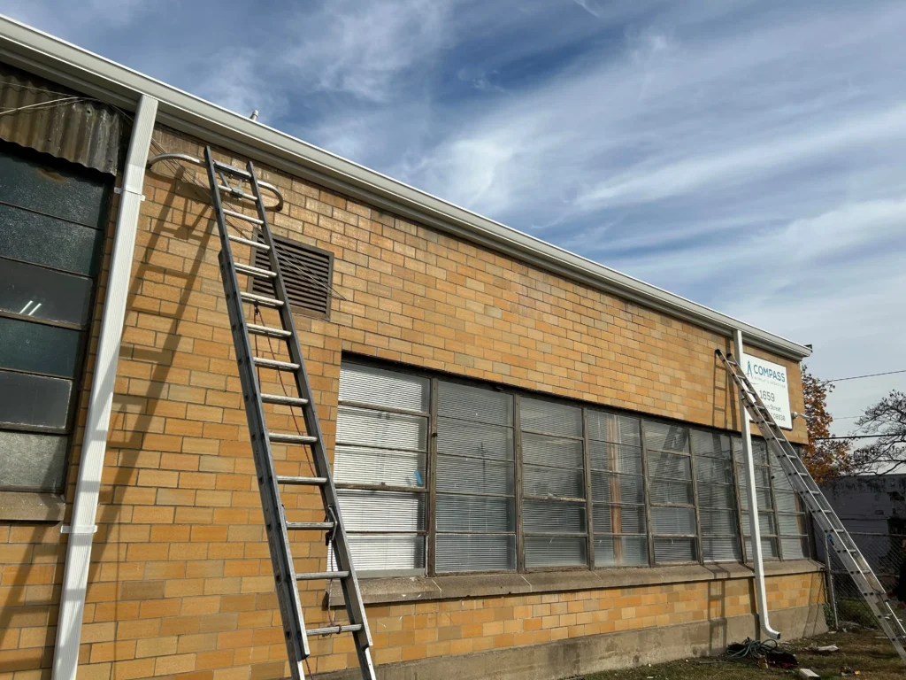 Gutter Cleaning And Repair Cedars RJ (12)